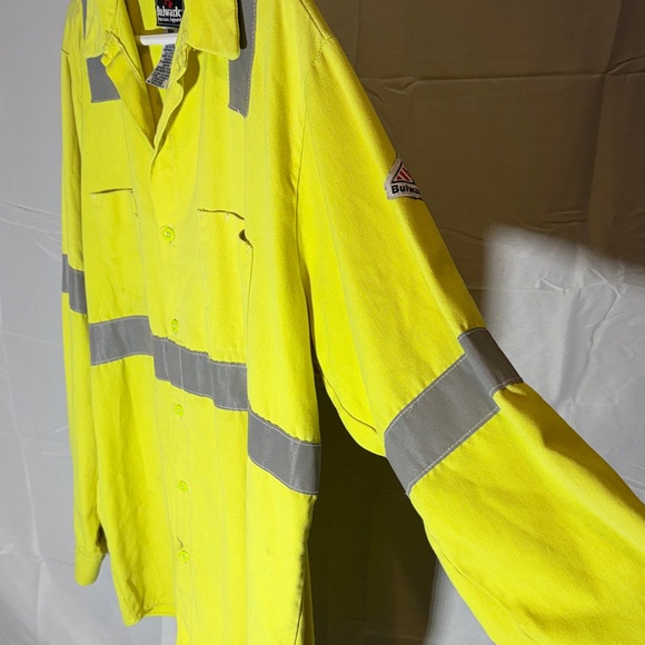 Bulwark FR Hi-Vis Button Up - Picture 5 of 6